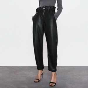 Zara Women's Black Faux Leather Baggy High-Waisted Paperbag Trouser Pants Size 2